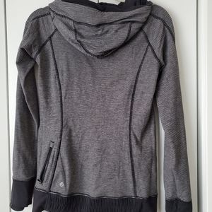 Lululemon Women's top Size 4